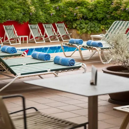 Aqua Bertran Park Отель Льорет-де-Мар