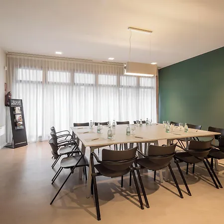 Aqua Bertran Park מלון 4*
